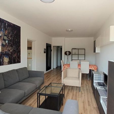 5 Min To The Beach Holiday Shared Apartment Incl Netflix - Private Room In 3 Bdr Apt Larnaca Exterior foto