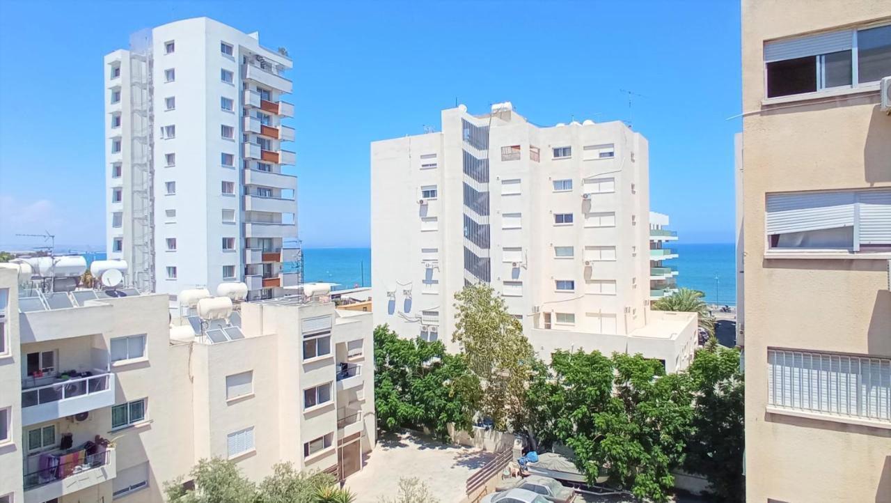 5 Min To The Beach Holiday Shared Apartment Incl Netflix - Private Room In 3 Bdr Apt Larnaca Exterior foto