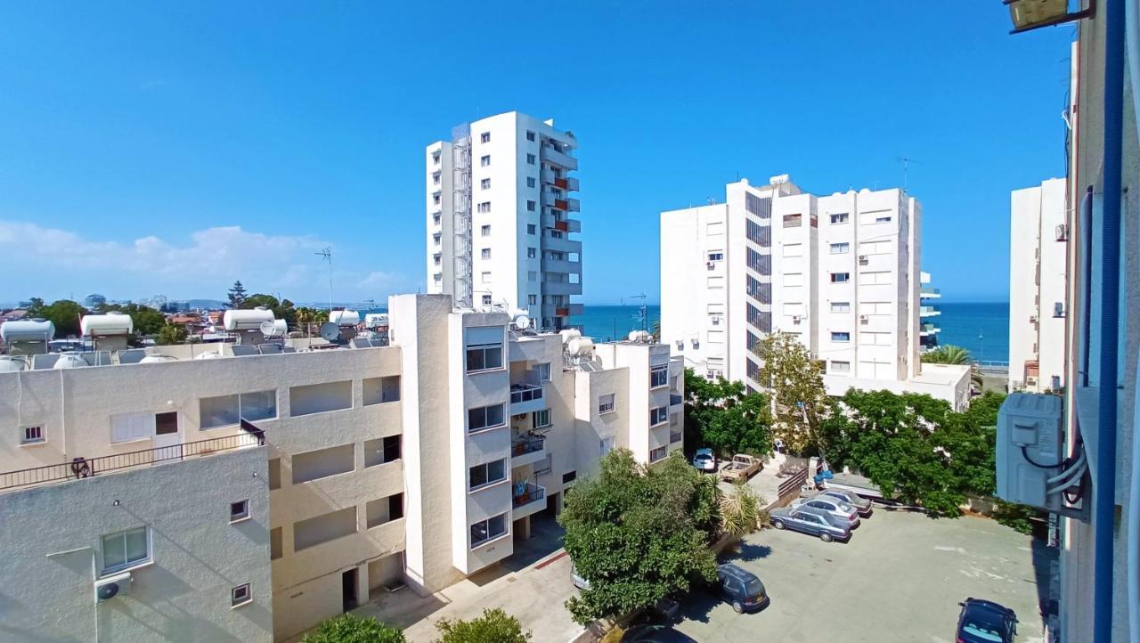 5 Min To The Beach Holiday Shared Apartment Incl Netflix - Private Room In 3 Bdr Apt Larnaca Exterior foto
